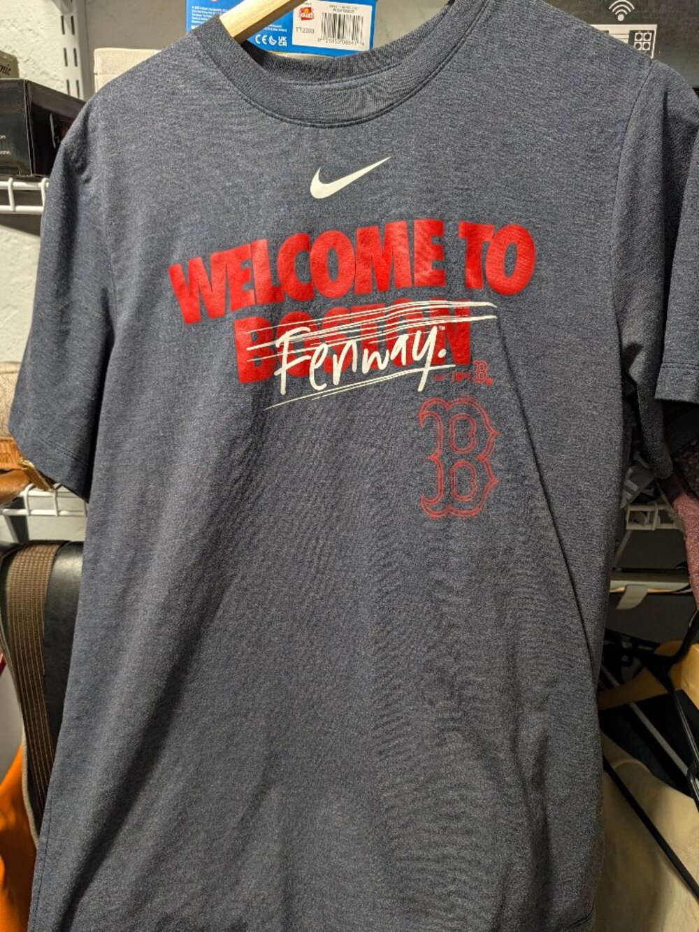 Nike T-shirt Men's L Boston Red Sox Logo Home Spin Tri-Blend Welcome